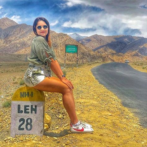 Ladakh Photography, Road Trip Photography, Trip Photography, Travel Pose, Mountain Pose, Leh Ladakh, Lake Photography, Travel Pictures Poses, Indian Photoshoot