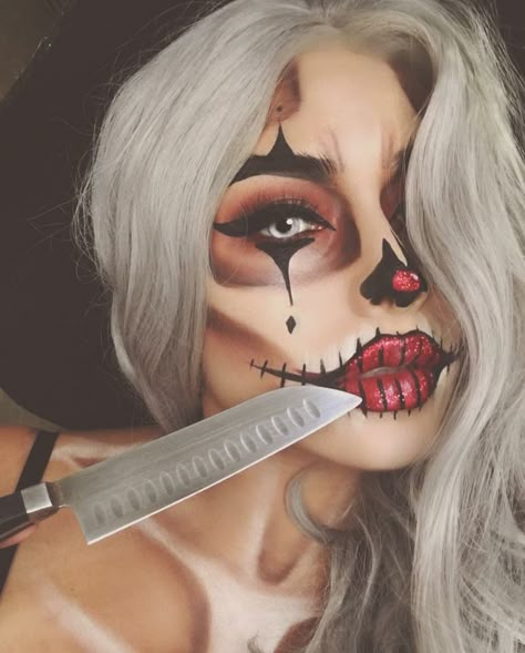 Pinterest // @kee_ah_ruh ✩ Wicked Makeup, Crazy Halloween Makeup, Halloween Schminke, Beautiful Halloween Makeup, Halloweenský Makeup, Halloween Make-up Looks, Cute Halloween Makeup, Cool Halloween Makeup, Halloween Clown