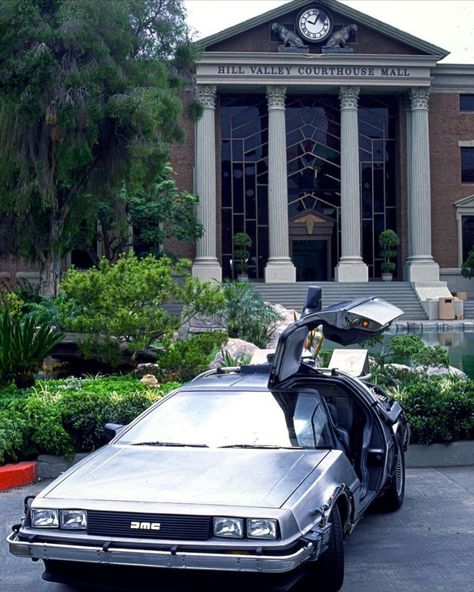 Back To The Future Car, Delorean Car, Back To The Future Delorean, Dmc Delorean, Delorean Time Machine, The Future Movie, Great Scott, Movie Cars, Future Buildings