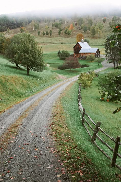 Autumn Road Trip Aesthetic, Landscape Photography Architecture, Rural New England, New England Spring Aesthetic, New England Countryside, Farm In Winter, New England Aesthetic Winter, New England Photography, Summer In Vermont