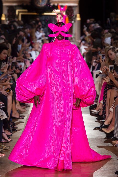 Elsa Schiaparelli, Baby Couture, Shocking Pink, Women Fashion Edgy, Couture Week, Vogue Russia, Black Women Fashion, Fashion 2018, Fashion Show Collection