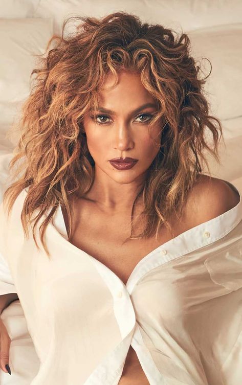 Jennifer Lopez Wallpaper Discover more Actress, American, Beautiful, Dancer, Fly Girl wallpapers. https://www.wptunnel.com/jennifer-lopez-wallpaper/ Jlo Wallpaper, Jennifer Lopez Wallpaper, Sean Diddy Combs, Joe Rogan Experience, Christie Brinkley, Joe Rogan, Fly Girl, Black Aesthetic, Style Icon