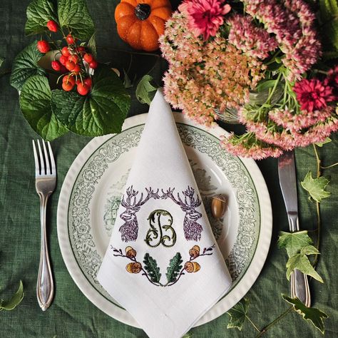 The autumn theme adds warmth and coziness to every gathering. Best of all, you can personalize these napkins by choosing any letter for the monogram, making your table unique and even more personal. This individual approach is perfect for gifting or creating a special atmosphere at your event. 💚 #autumndecor #sustainability #handcrafted #personalizedgift #napkinstoregifts All You Can, Autumn Theme, Table Setting, Fall Decor, Sustainability, Napkins, Table Settings, Monogram, Make It Yourself