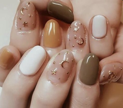 Fall Nails Halloween nail inpso Fall colored nails Cottagecore Nails, Boho Nails, Unalome Tattoo, Cute Short Nails, Hippie Nails, Moon Nails, Cute Gel Nails, Bride Nails, Short Nail Designs