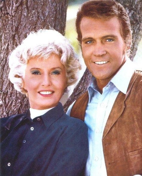 BARBARA STANWYCK & LEE MAJORS THE BIG VALLEY COLOR Fall Guy Truck, Barbara Stanwyck Movies, The Big Valley, Big Valley, Lee Majors, Portia De Rossi, Bionic Woman, Tv Westerns, Barbara Stanwyck