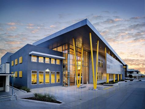 7 Astounding Contemporary School Designs That Will Fascinate You Edison High School, Kindergarten Architecture, High School Design, School Building Design, Architectural Engineering, Education Architecture, School Building, Facade Architecture, Facade Design