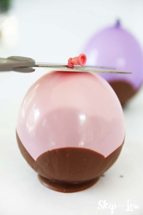 chocolate balloon bowls tutorial Chocolate Bowls With Balloons, Chocolate Balloon, Balloon Bowls, Chocolate Factory Party, Chocolate Bowls, Chocolate Bowl, Skip To My Lou, Balloon Theme, Cake Pops How To Make