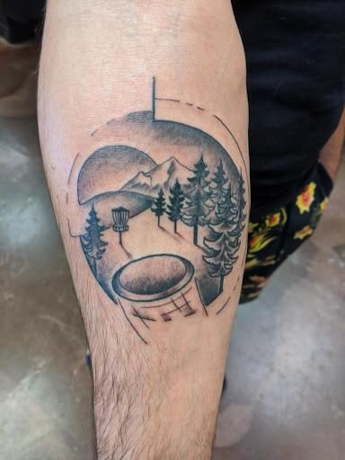 Golf Tattoo Memorial, Disc Golf Tattoo, Disc Golf Tattoo Ideas, Golf Tattoo Ideas For Men, Golf Tattoo, Disc Golf Art Design, Disc Golf Stickers, Golf Logo, Disc Golf