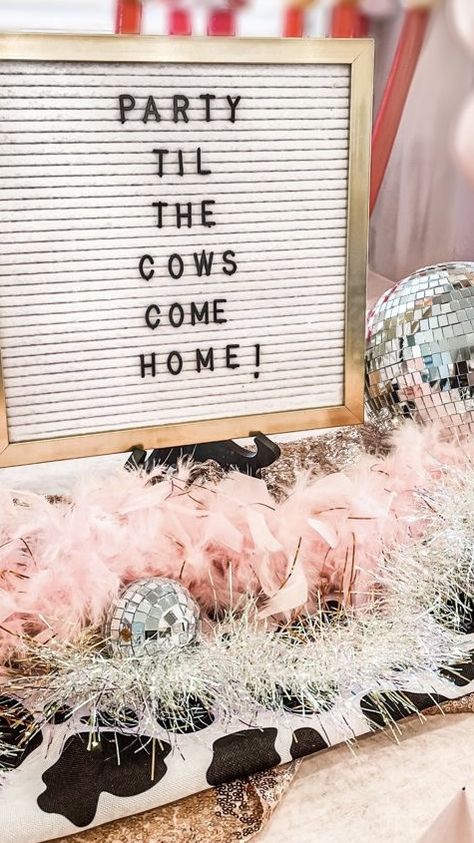 Cowboy Disco, Cowboy Themed Birthday Party, 30th Birthday Themes, Rodeo Birthday Parties, Disco Birthday, 17th Birthday Ideas, 21st Bday Ideas, Disco Birthday Party, Disco Party Decorations