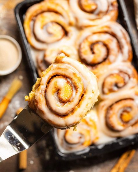 Sweet Potato Cinnamon Rolls - Romy London Jackfruit Lettuce Wraps, Sweet Potato Cinnamon Rolls, Potato Cinnamon Rolls, Jackfruit Carnitas, Potato Buns, Sweet Potato Buns, Vegan Cream Cheese Frosting, Sweet Potato Cinnamon, Watermelon Feta Salad