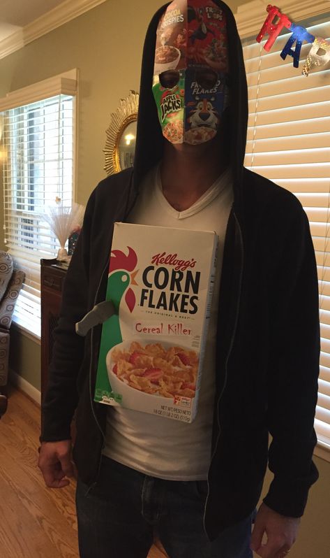 Cereal killer with mini cereal boxes made into a mask. Hot glued cornflake box to old t-shirt. Plastic dollar store knife in box Cereal Killers Costume, Diy Cereal Killer Costume, Cereal Killer Halloween Costume, Cereal Killer Costume, Cereal Killer Halloween, Halloween Costumes For Guys, Costumes For Guys, Mini Cereal, Killer Costume