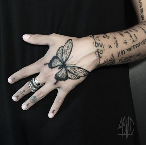 Butterfly Tattoo On Hand Men, Big Butterfly Hand Tattoo, Butterfly Hand Tattoo Men, Tattoo Prompts, Tatu Ideas, 24 Tattoo, Fist Tattoo, Butterfly Hand Tattoo, Pretty Hand Tattoos