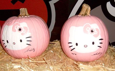 Hello Kitty Pumpkin, Hello Kitty Birthday Party, Halloween Pumpkin Designs, Cat Birthday Party, Hello Kitty Party, Hello Kitty Halloween, Hello Kitty Birthday, Pink Hello Kitty, Pumpkin Painting