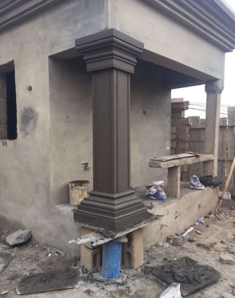 Simple Pillar Designs, Front Elevation Pillar Designs, Elevation Pillar Design, Front Pillar Design, Piller Design Columns Pop, Modern Plastering, Stone Piller Design Columns, Pillar Plastering Design, Column Design Interior