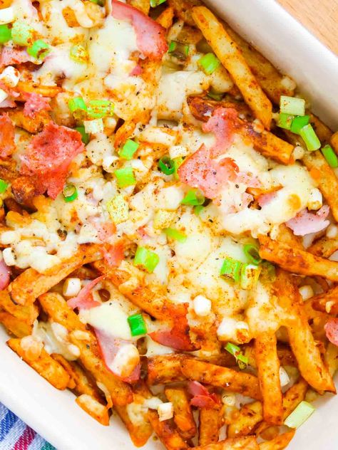 Loaded Fries Recipe, Oven Baked Chips, Air Fryer Chips, Oven Chips, Dirty Fries, Recipe With Ground Beef, Chunky Chips, Homemade Chips, Bacon On The Grill