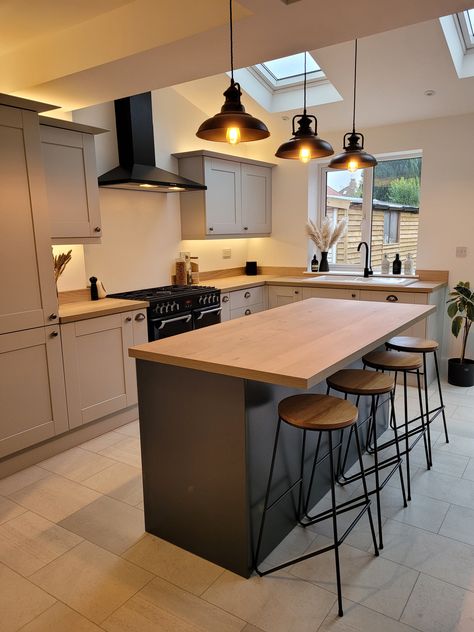 Kitchen Extension Layout, Kitchen Extension Open Plan, Small Kitchen Diner, Small Open Plan Kitchens, Kitchen Refurbishment, Kitchen Diner Ideas, Kitchen Extension Ideas, Lounge Diner, Kitchen Diner Extension