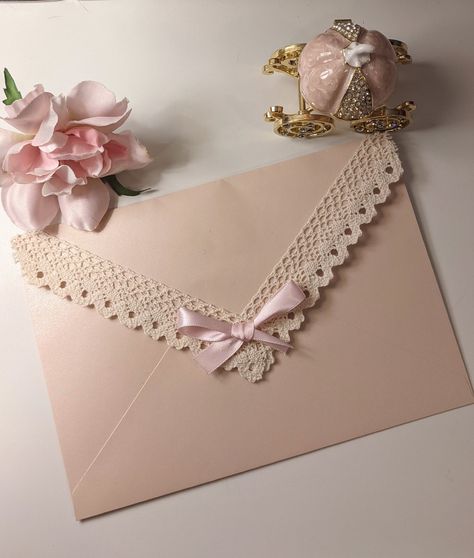 �♡ Show how much you care about them with words from your heart. These lacy envelopes are perfect for love letters, thank you cards, invitations, and more. ♡ ♡ Envelopes fit 5x7 cards or smaller. ♡ ♡ Envelopes are blush pink with a pink bow. White envelopes are also available in my shop! ♡ Heart Shaped Invitations, Origami Letter Envelopes, Pink Card Ideas, Cute Letter Envelope, Victorian Love Letters, Coquette Envelope, Cute Handmade Cards For Boyfriend, Cute Envelope Ideas, Thank You Gift