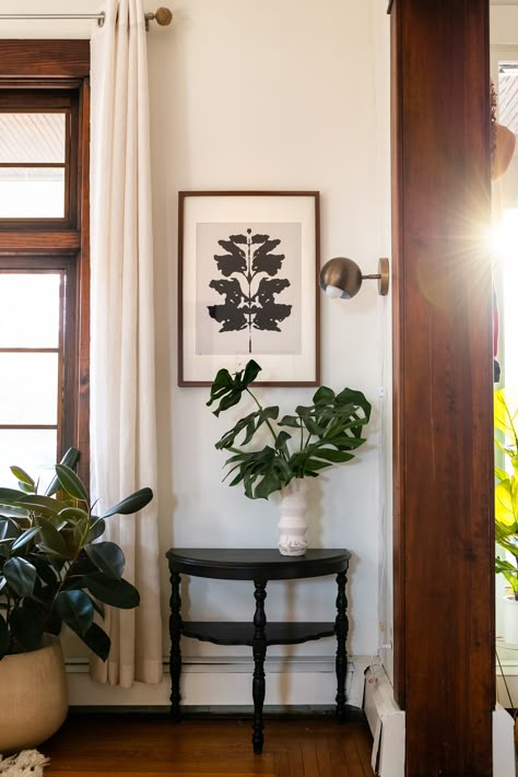 Modern Organic Decor, Craftsman Dining Room, Dark Wood Trim, Erin Kelly, Dark Trim, Interiors Photography, Dark Wood Furniture, Organic Modern Decor Living Room, Wooden Boards