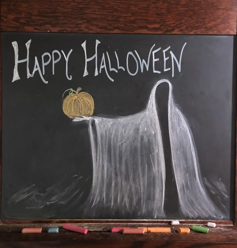 October Blackboard Ideas, Early Fall Chalkboard Ideas, Halloween Chalk Art Ideas, Witchy Chalkboard Art, Ghost Chalkboard Art, Happy Halloween Chalkboard Ideas, Scary Chalk Art, Fall Chalkboard Art Ideas, Turkey Chalkboard Art