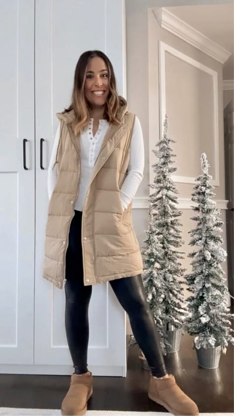 Long Tan Vest Outfits For Women, How To Style Long Puffer Vest, Long Puffy Vest Outfits For Women, Long Puffy Vest Outfit, Long Vest Puffer, Long Vest Outfit Winter, Tan Puffer Vest Outfit, Long Puffer Vest Outfit, Long Vest Outfits For Women