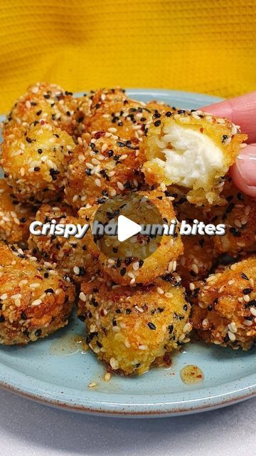 Halloumi Bites, Appertiser Ideas, Crispy Halloumi, Deliciously Ella Recipes, Easy Entertaining Food, Halloumi Recipes, Cypriot Recipes, Air Fryer Recipes Indian, Airfryer Breakfast