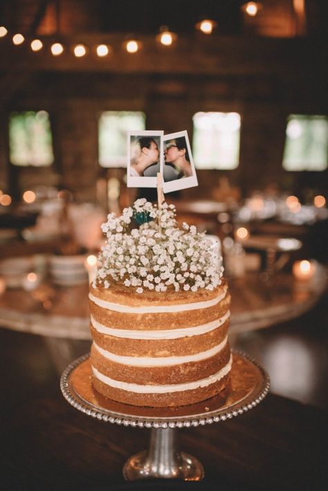 Graduation Cake Ideas, Barn Pictures, Candy Display, Romantic Wedding Cake, Babies Breath, Wedding Barn, Graduation Cake, Cool Wedding Cakes, Polaroid Pictures