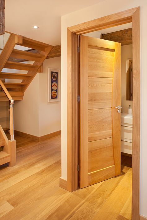 Oak Doors And Floors, Wood Doors Colors, Board Doors Design, Oak Skirting Boards And Doors, Oak Floor And Doors, Wooden Door Frames Interior, Wood Door Frame Ideas, Wooden Skirting Board Ideas, Wooden Skirting Boards