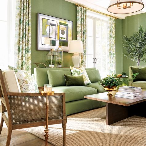 Living Room Decor Green Couch, Green Couch Decor, Green Sofa Living, Green Couch Living Room, Blue And Green Living Room, Green Sofa Living Room, Green Living Room Decor, Simple Living Room Decor, Green Couch