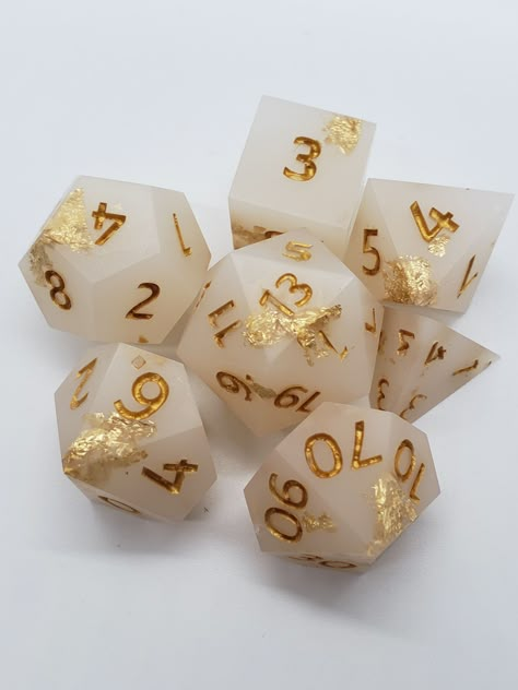 Cool Dice, Gold Dice Aesthetic, Dungeons And Dragons Aesthetic Dice, Dnd Room, Cool Dnd Dice, Resin Dice, Rpg Dice, Dnd Dice Set Resin, Dnd Crafts