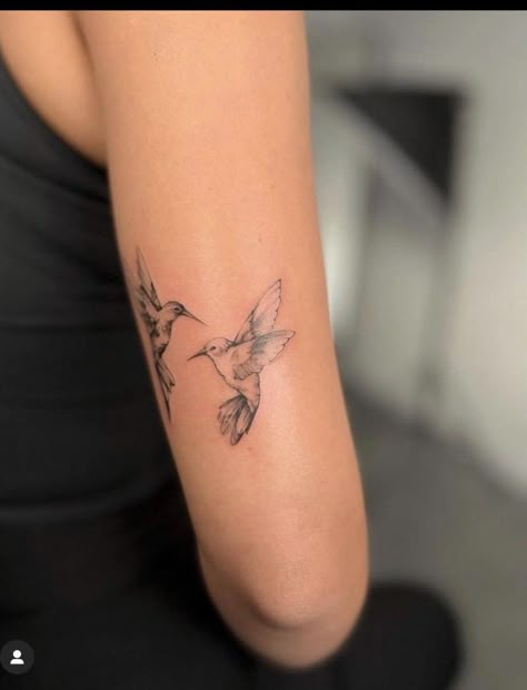 Tattoo Stockholm, Bird Tattoo Meaning, Bird Tattoos For Women, Vogel Tattoo, Tattoos For Lovers, Hummingbird Tattoo, Bird Tattoo, Knee Tattoo, E Tattoo