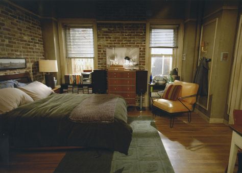 Himym Apartment, Steve Rogers Apartment, City Apartment Decor, Nyc Loft, Hostel Room, Brooklyn Apartment, Dream Apartment Decor, Nyc Apartment, Dream Apartment