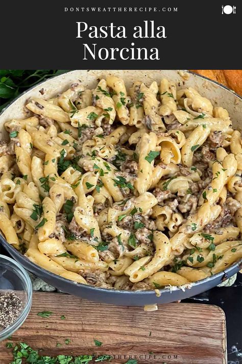 Discover the flavors of rustic Italy with Pasta alla Norcina, featuring earthy mushrooms, savory sausage, and a creamy sauce for an irresistibly cozy meal. Italian Sausage Mushrooms, Pasta Norcina Recipe, Pasta Norcina, Sausage Mushroom Pasta, Mushroom Sausage Pasta, Fennel Sausage Pasta, Fettuccini Noodles, Italian Pasta Recipes Authentic, Mushroom Pasta Sauce