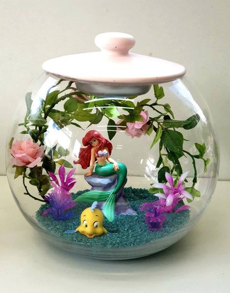 Ariel the Little Mermaid Mermaid Birthday Party Decorations Diy, Little Mermaid Centerpieces, Garden Scapes, Deco Disney, Disney Diy Crafts, Disney Room Decor, Mermaid Theme Birthday Party, Mermaid Diy, Little Mermaid Birthday