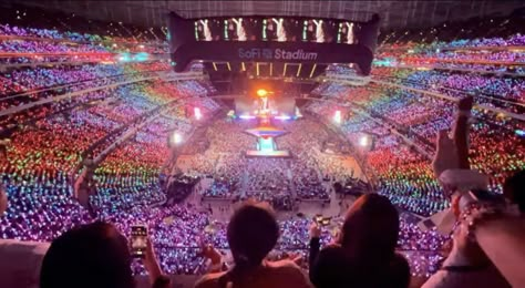 #taylorswift #latstheerastour #theerastour #laerastour #lovertaylorswift #yntcd #youneedtocalmdown #rainbow #pride Taylor Swift Rainbow, Tour Aesthetic, Taylor Core, Japan Bucket List, Estilo Taylor Swift, This Is Your Life, Taylor Swift The Eras Tour, Concert Aesthetic, Taylor Swift Concert