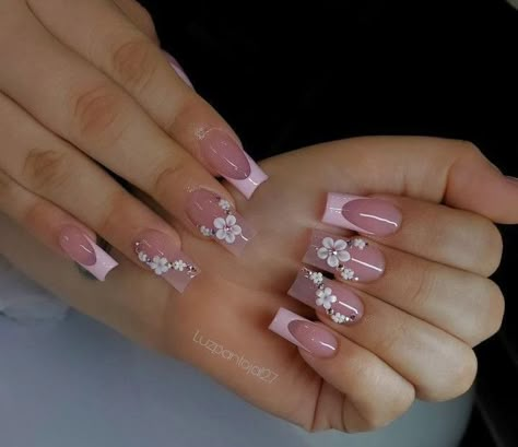 Xv Nails, Mom Nails, Mc Nails, Disney Acrylic Nails, Quinceañera Ideas, Fake Nails Designs, Summery Nails, Shine Nails, Girly Acrylic Nails