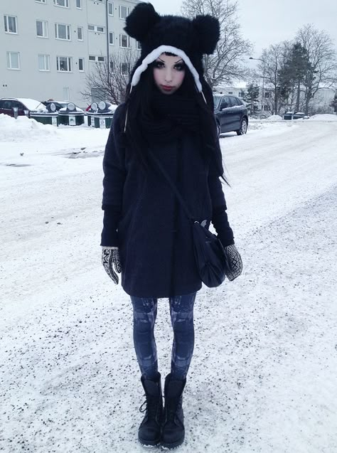 Another picture of my outfit today. BIG HEAD (How I feel when I'm all bundled up for winter! cute) Goth Winter Hat, Alt Turtleneck Outfit, Winter Emo Outfits Cold Weather, Goth Cold Weather Outfits, Goth Winter Outfits Cold, Winter Goth Outfits Cold Weather, Winter Outfits Alt, Angelica Sehlin, Winter Alt Outfits