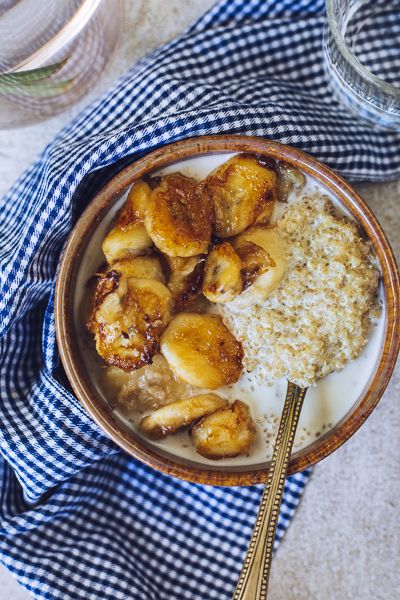 COCONUT QUINOA PORRIDGE WITH CARAMELIZED BANANAS - The Blurry Lime Coconut Quinoa Porridge, Coconut Quinoa, Quinoa Porridge, Quinoa Breakfast, Caramelized Bananas, Vegetarian Breakfast, Savory Breakfast, How To Cook Quinoa, Breakfast Time