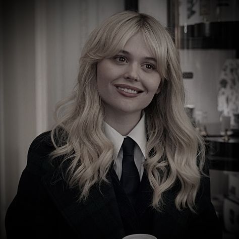 Pansy Parkinson Face Claim, Blond Hair Actress, Daphne And Astoria Greengrass Fan Cast, Daphne Greengrass Fan Cast, Astoria Greengrass Fan Cast, Hogwarts Face Claim, Harry Potter Face Claim, Slytherin Group, Audrey Hope