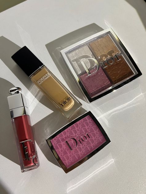 Dior forever concealer 3w Lip maximizer intense rosewood Backstage rosy glow blush Backstage glow pallete Dior Concealer Aesthetic, Dior Concealer, Lip Maximizer, Dior Forever, Dior Makeup, Summer Skincare, Diy Skin, Diy Skin Care, Makeup Brands