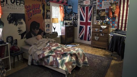 The coolest movie bedrooms we wish we had when we were young 1980s Bedroom, 80s Room Aesthetic, Movie Bedroom, 70s Bedroom, Rock Room, 80s Room, 80s Bedroom, Ferris Bueller, Retro Room