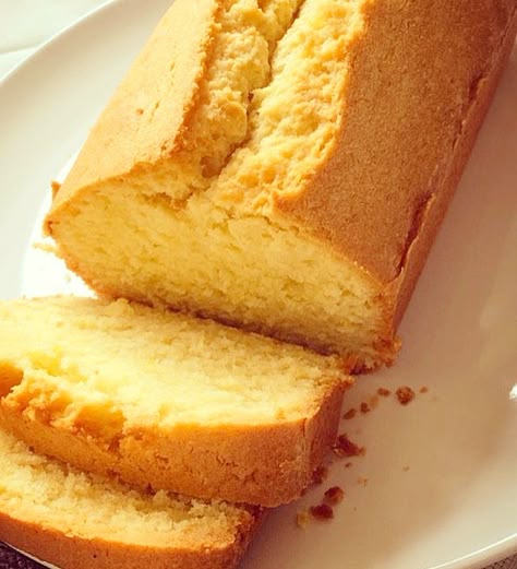 Orange Madeira Cake, Madeira Cake Recipe Moist, Madera Cake, Plain Cake Recipe, English Cake Recipe, Maderia Cake, Vanilla Loaf Cake, Madeira Cake Recipe, British Baking Show Recipes