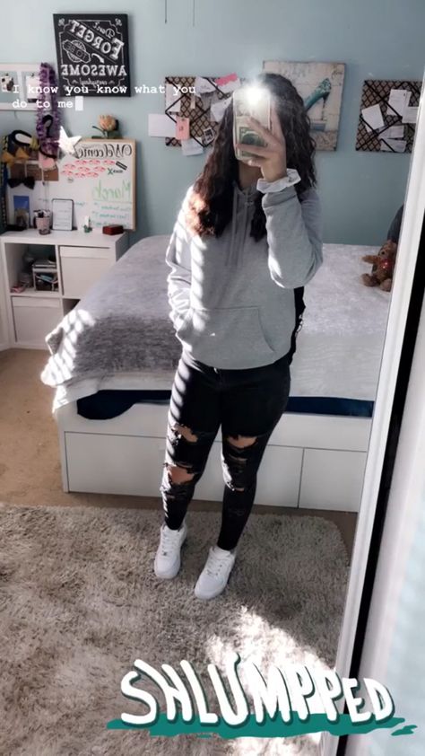 Cute Af1 Outfit, Outfit Ideas For School Air Force 1, Outfit Ideas With White Air Forces, Outfit Ideas Air Force 1, White Air Force 1 Outfit Woman, White Forces Outfit, White Af1 Outfit, Air Force 1 Outfit Ideas, Air Forces Outfits