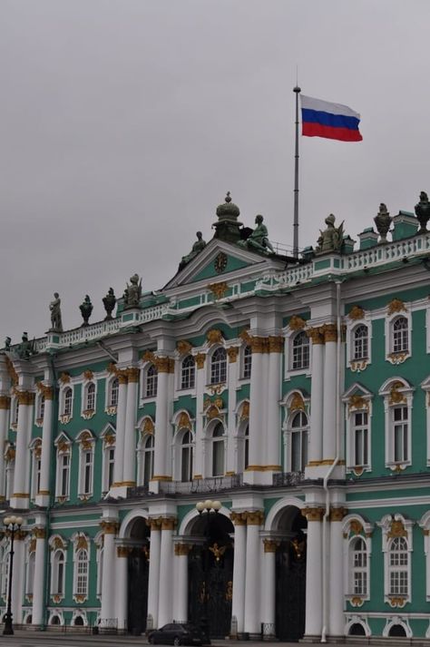 Russia Landscape, Russia Flag, Russia Travel, Winter Palace, Russian Culture, Saint Petersburg Russia, New Background Images, Castle House, St Petersburg Russia