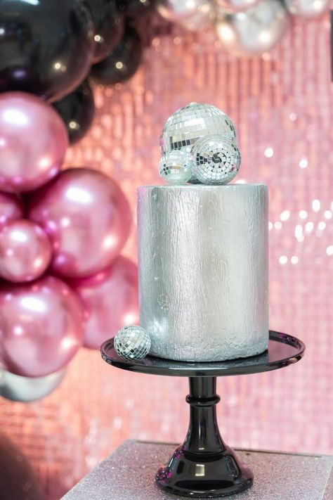 Check out this glam birthday party! The silver cake is incredible!! See more party ideas and share yours at CatchMyParty.com Chrome Birthday Cake, Cake Silver Birthday, Silver Cake Ideas, Glam Birthday Cake, Chrome Birthday, Silver Birthday Cake, 22th Birthday, Glam Cake, Glam Birthday Party