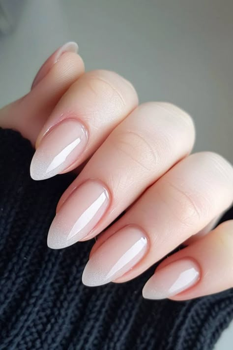 I want some simple basic nails when it comes to my nail color and designs.  So, I’ve rounded up the most elegant and cute neutral nail designs that are super easy to recreate. Summer Neutral Nails, Coastal Outfits, Vacation Nails Beach, Cute Summer Shorts, Neutral Nail Designs, Natural Gel Nails, Bridesmaids Nails, Boho Nails, Summer Neutrals