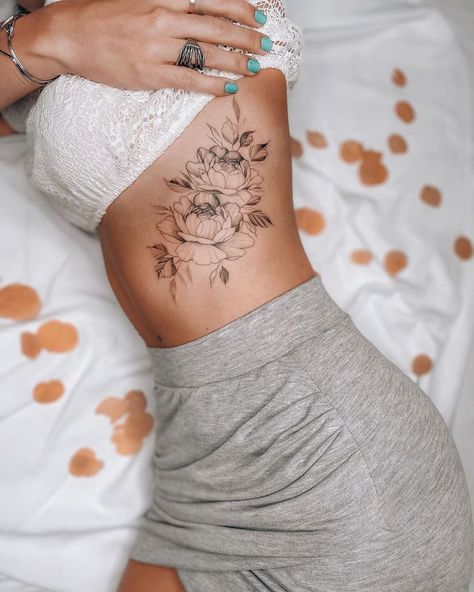 45 Tattoo, Lotusblume Tattoo, Rib Tattoos For Women, Hip Thigh Tattoos, Belly Tattoos, Muster Tattoos, Hip Tattoos Women, Inspiration Tattoos, Stylist Tattoos