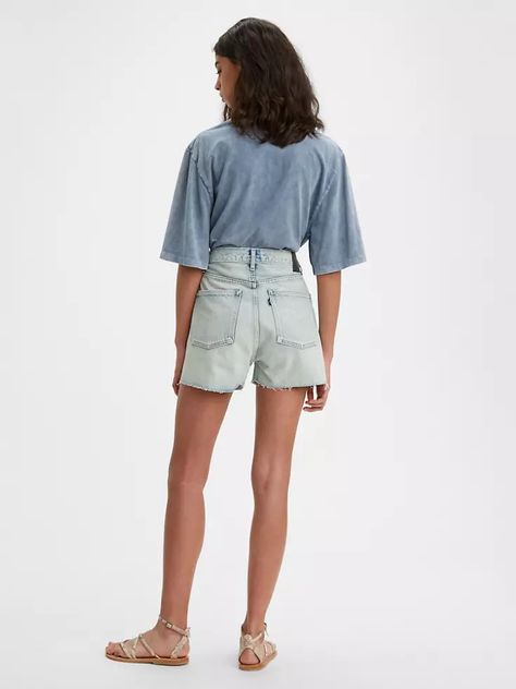 Cinched Womens Shorts - Light Wash | Levi's® US Outfits College Summer, Summer Outfits Dresses Sundresses, Summer Outfits College, College Summer Outfit, Summer Outfits Classy, Denim Shorts Outfit Summer, Curvy Summer Outfits, Colorful Summer Outfits, High Waisted Baggy Jeans