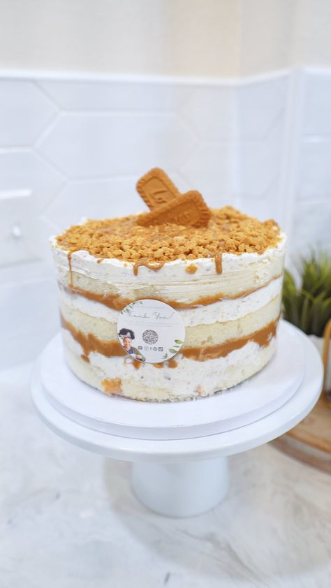 Cookie Butter Crunch Cake — The Station Bakery Butter Crunch Cake, Layer Cake Filling, Butter Crunch, Cookie Crunch, Vanilla Recipes, Crunch Cake, Biscoff Cookies, Moist Cake, Cake Layers