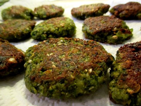 Tamiya (Egyptian Dried Fava Bean Fritters) – Kosher Recipes | OU Kosher Certification Fava Bean Falafel Recipe, Dried Fava Bean Recipe, Egyptian Falafel Recipe, Best Falafel Recipe, Flavored Chickpeas, Fava Beans Recipes, Fava Bean, Falafel Recipe, Egyptian Food