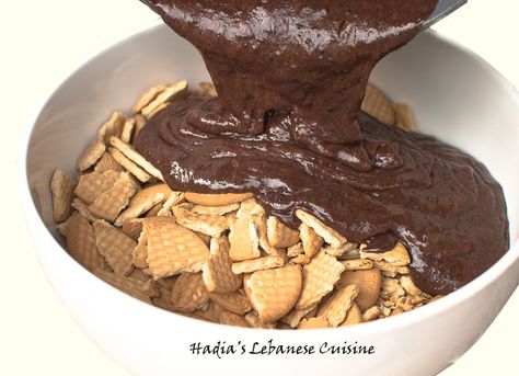 Lazy Cake | Hadias Lebanese Cuisine Lazy Cake Recipe, Cake Recipe Healthy, Rice Krispie Cakes, Lazy Cake, Choco Biscuit, Lebanese Desserts, Plain Cookies, Cake Recepies, Cold Cake